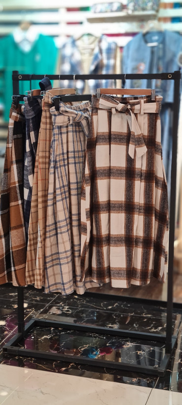 خرید دامن زنانه طرحدار مانا جنس فوتر شیراز