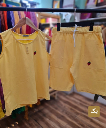 تاپ و شلوارک طرح توت فرنگی جنس پنبه لاکرا