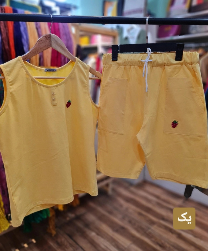 تاپ و شلوارک طرح توت فرنگی جنس پنبه لاکرا